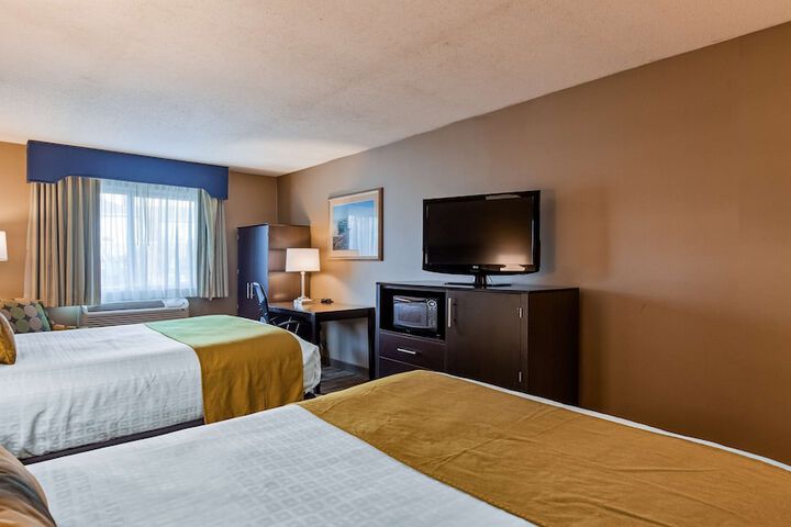 Room 11 of 24
