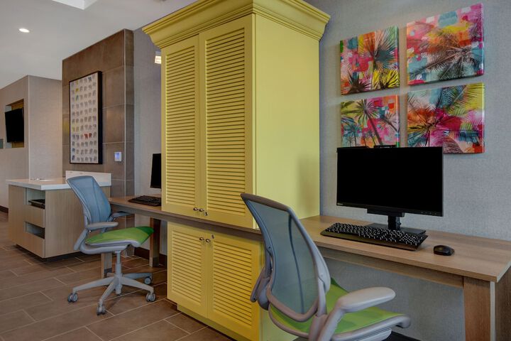 Business Center 36 of 37