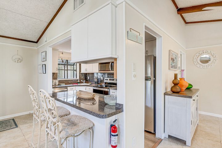Manasota Key Vacation Rental w / Beach Access!