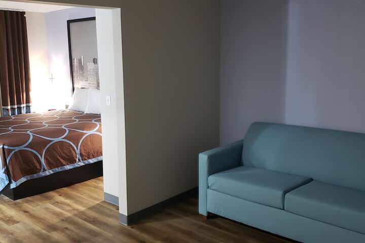 Room 12 of 37