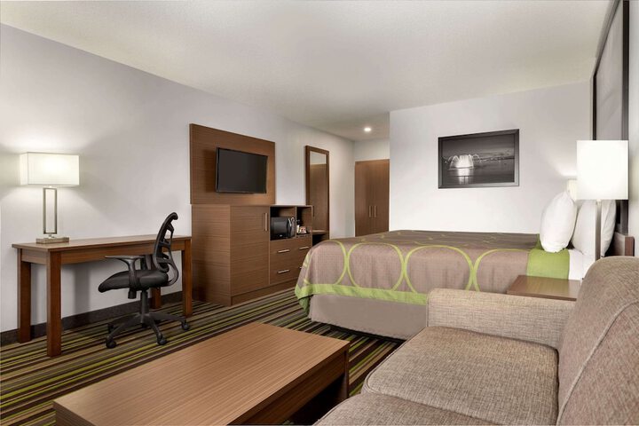 Room 33 of 54