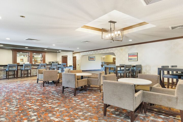Best Western Plus Heritage Inn