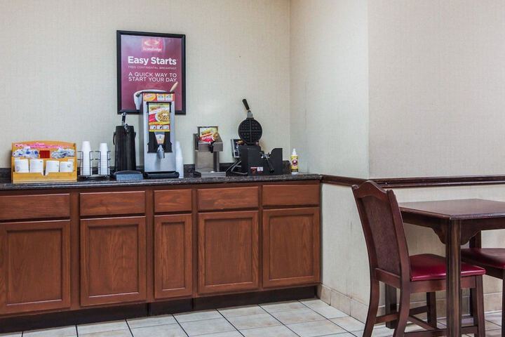 Breakfast/Coffee Service 29 of 30