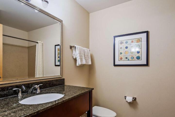 Best Western Plus Philadelphia Airport South at Widener University