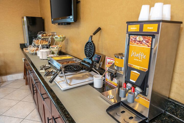 Breakfast/Coffee Service 40 of 47