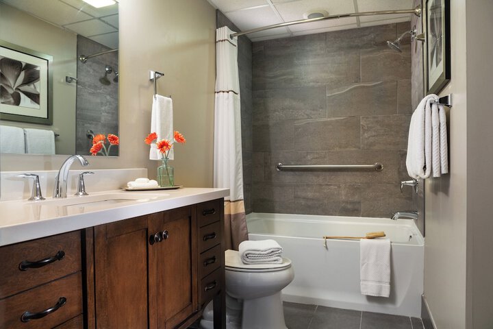 Meadowbrook Inn