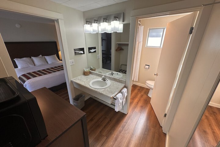 Room 46 of 181