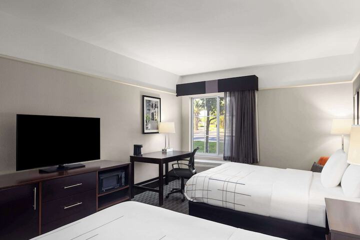 Room 21 of 37