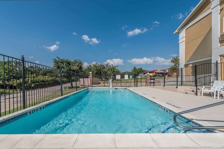 Pool 2 of 16