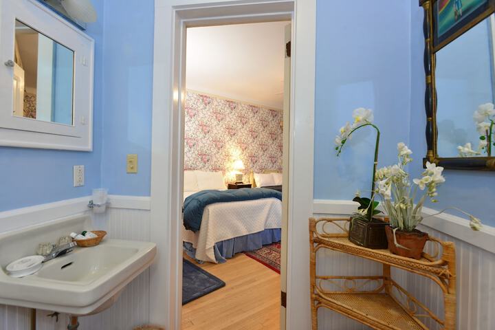 Room 101 of 275