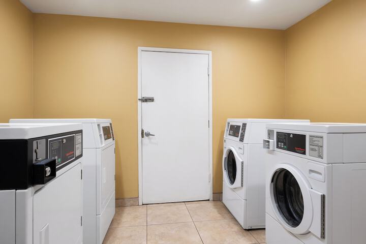 Room 8 of 30