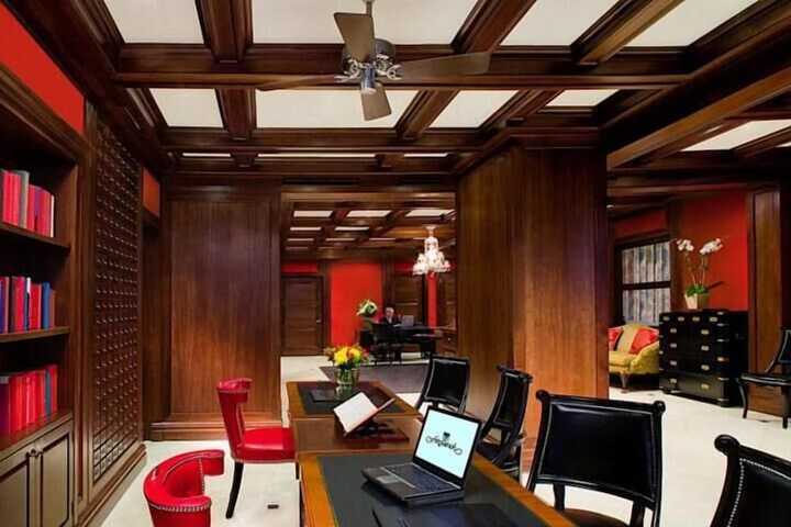 Business Center 36 of 38
