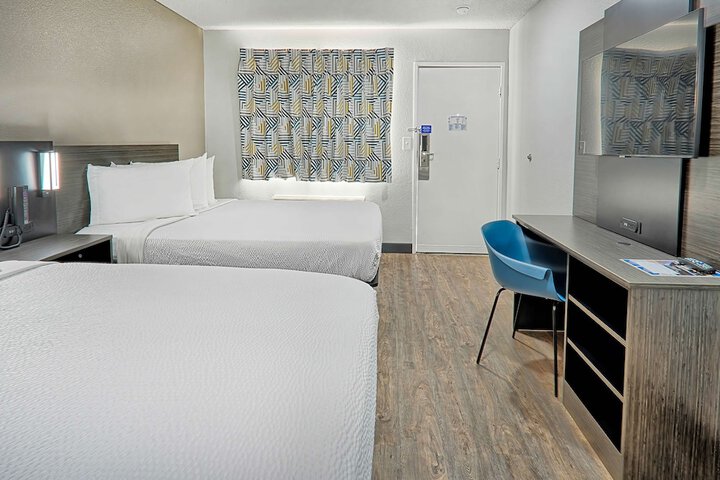 Motel 6 Lancaster CA