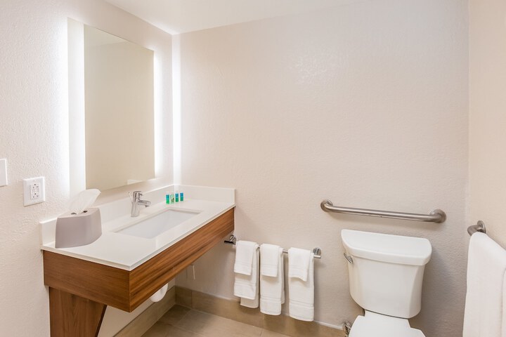 Holiday Inn Express Orange Beach by IHG
