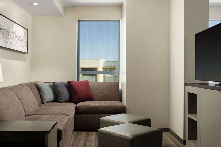 Room 14 of 30
