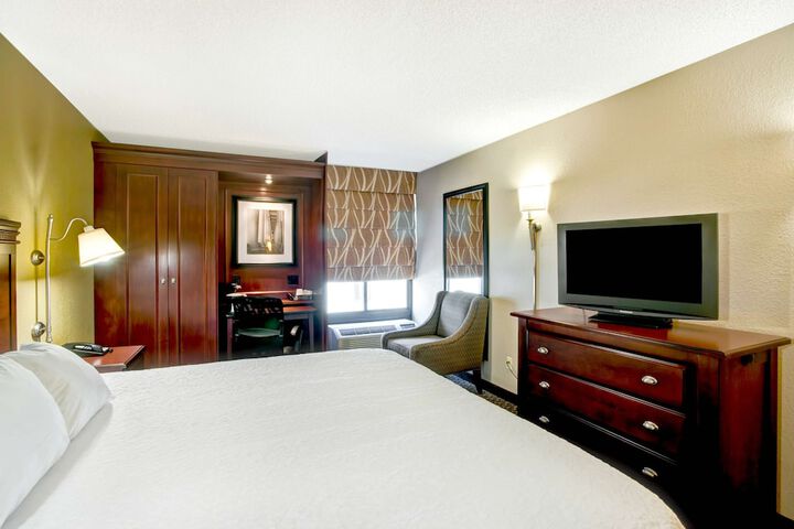 Room 25 of 39