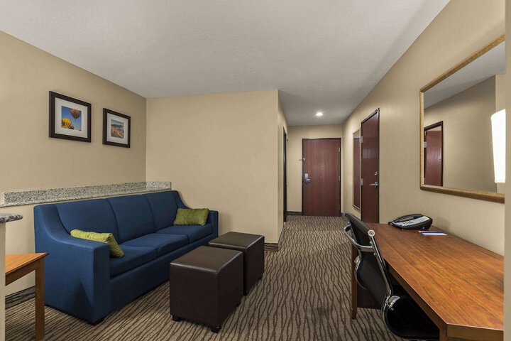 Room 26 of 83