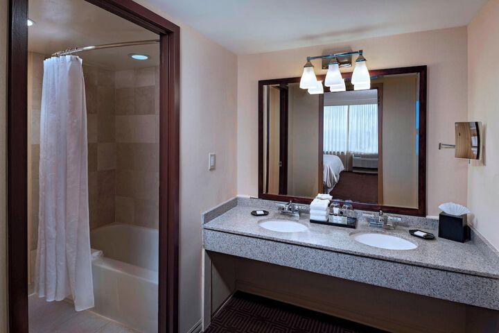 Room 16 of 46