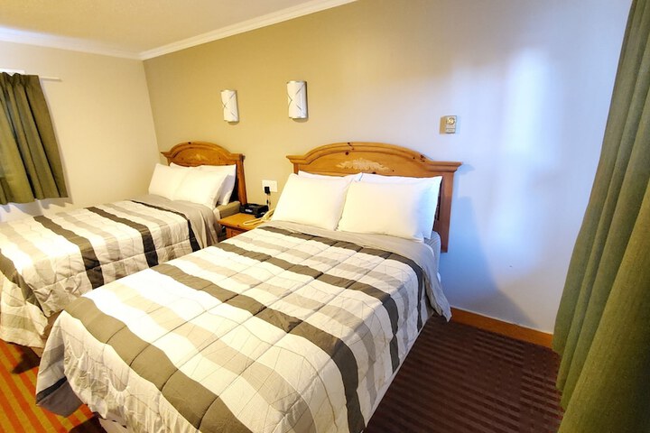 Room 54 of 181