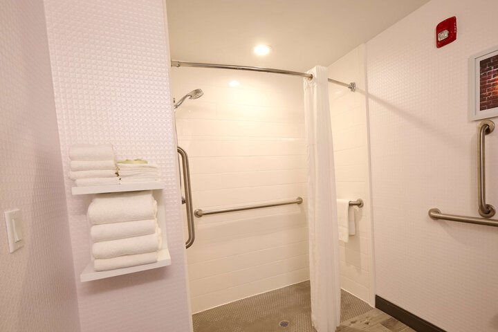 Room 5 of 14