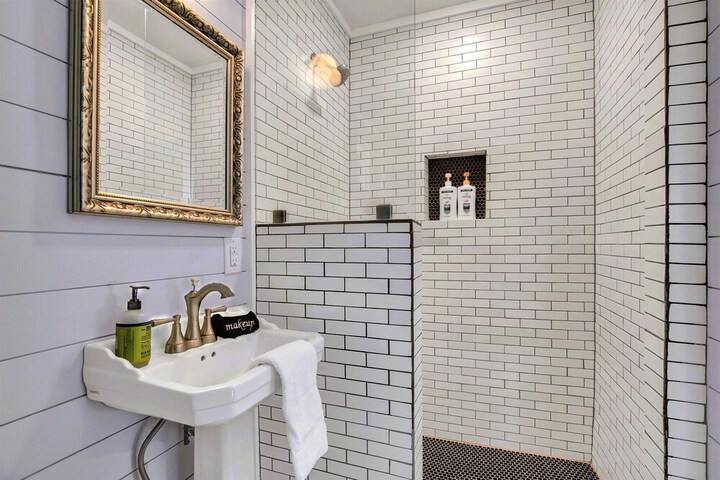 Stunning Home-right Across From Albert Dance Hall!
