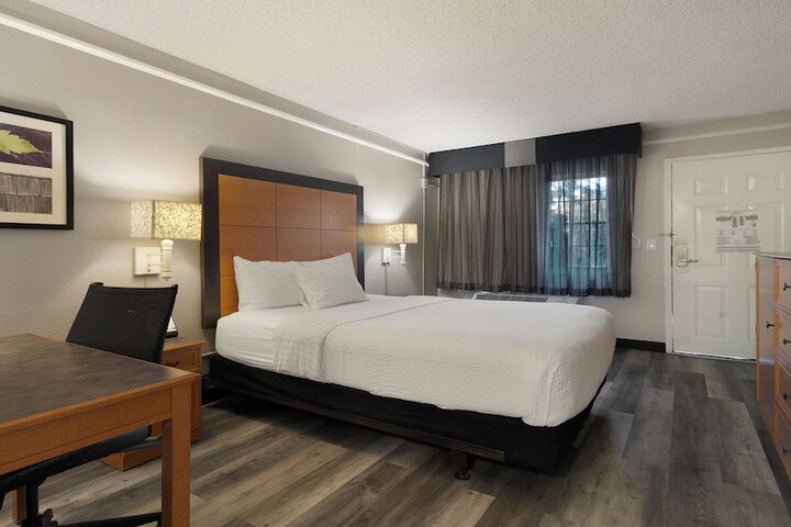 Room 34 of 54