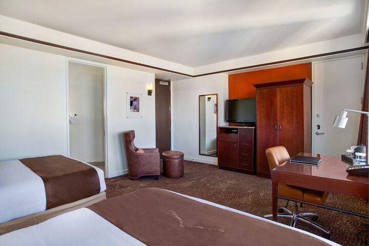 Room 102 of 169