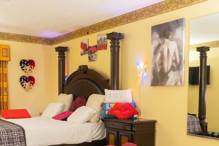 Room 12 of 34