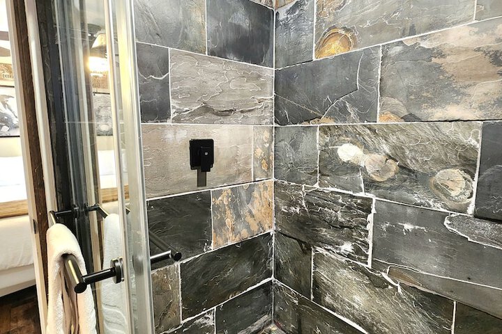 Miners Suite in Shaver Lake