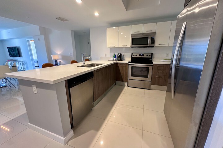 Bay Breeze Premium Apartments by Eskape Collection