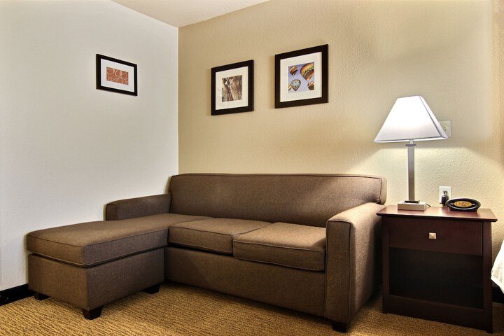 Room 28 of 44
