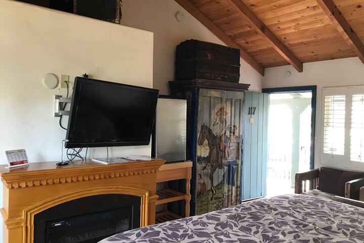 Room 30 of 50
