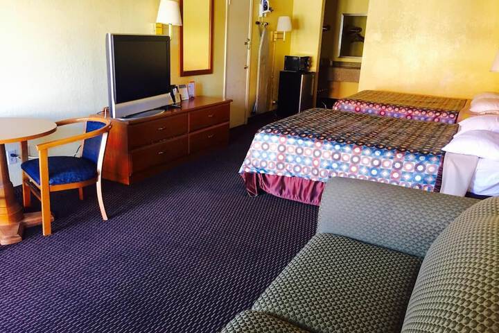 Room 12 of 18