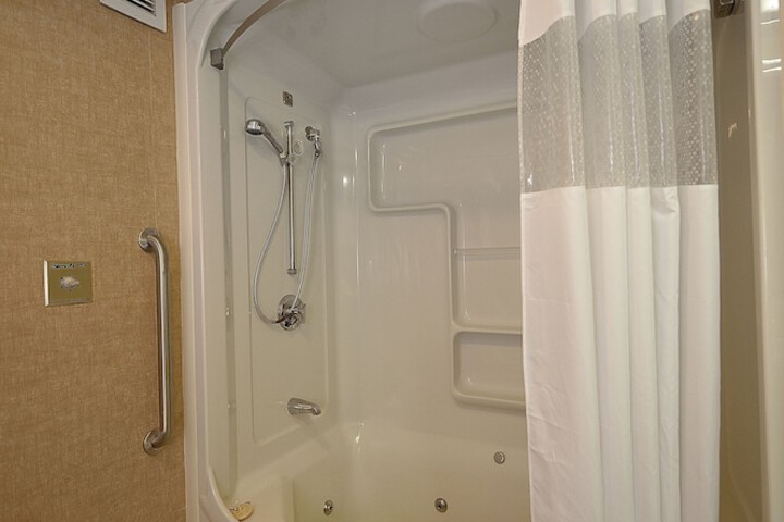 Hot Tub 38 of 41