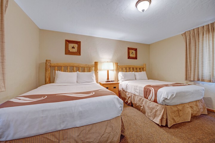 Room 9 of 35