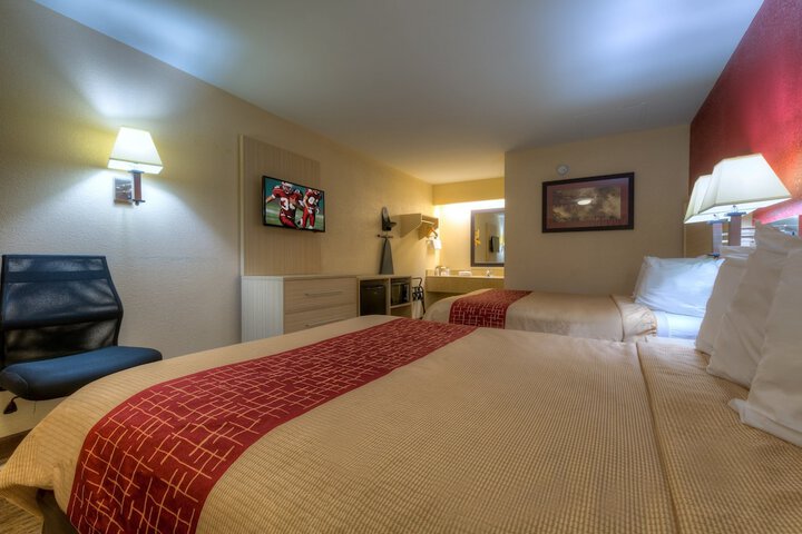 Room 20 of 28