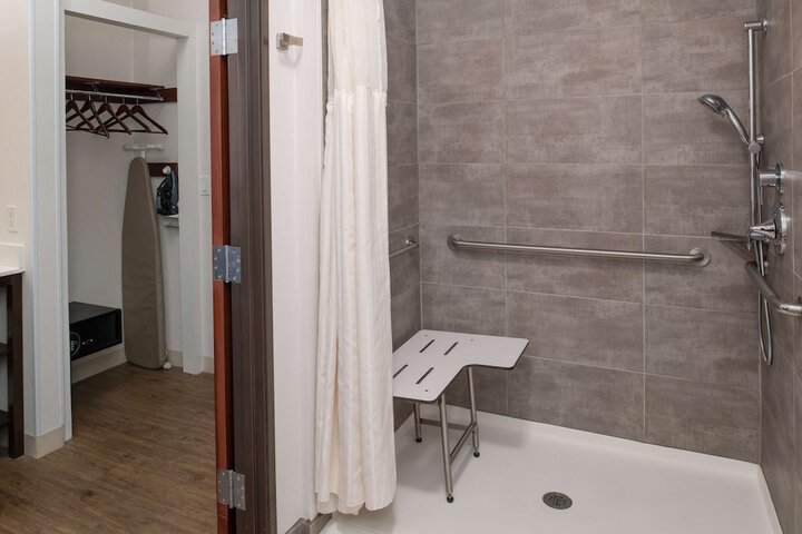 Room 20 of 37