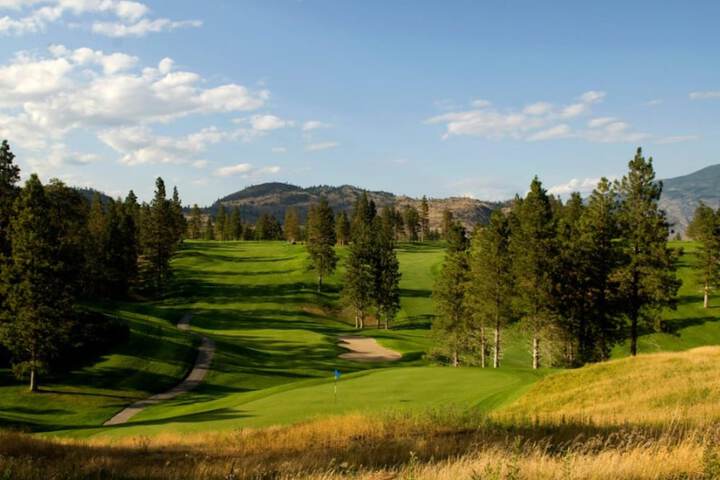 Holiday Inn Hotel & Suites Osoyoos by IHG