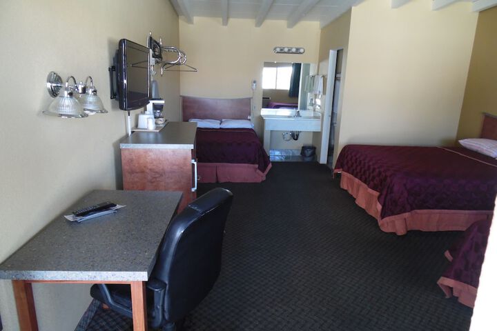 Room 15 of 33