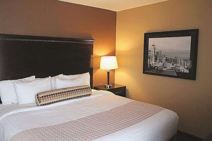 Room 21 of 33