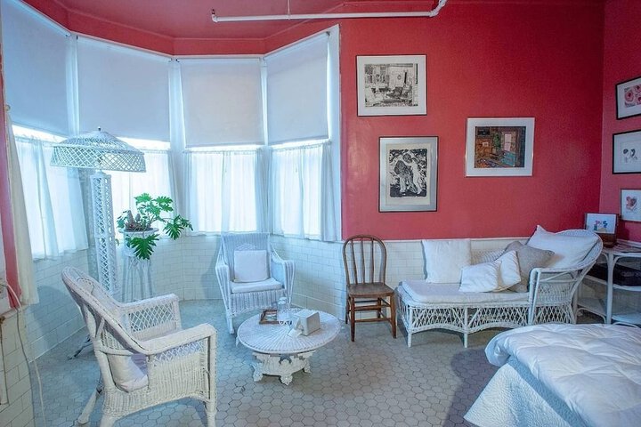 Room 5 of 7