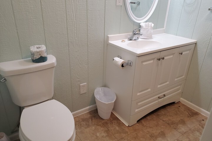 Room 120 of 213