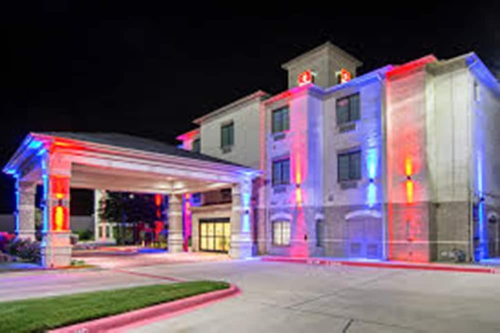 Clarion Inn & Suites Weatherford South