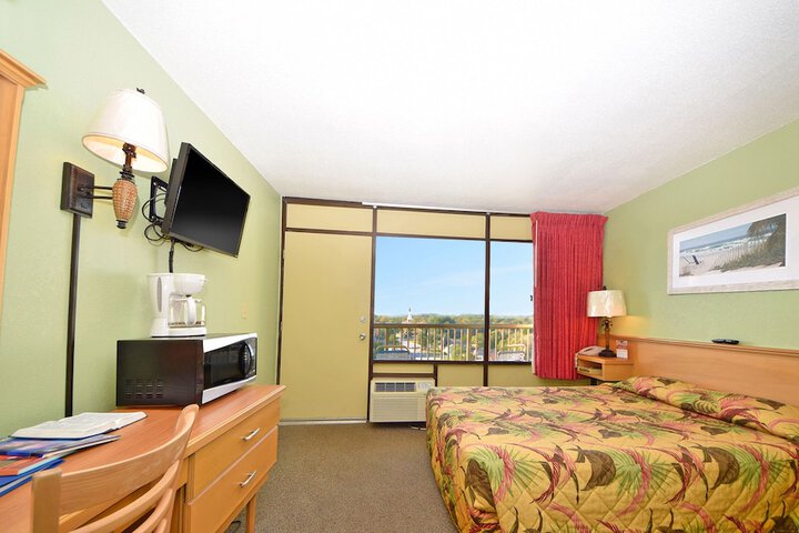 Room 115 of 138