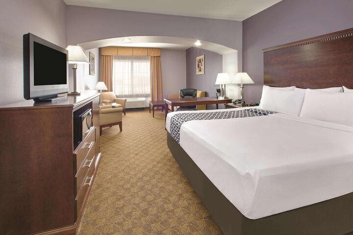 Room 16 of 28
