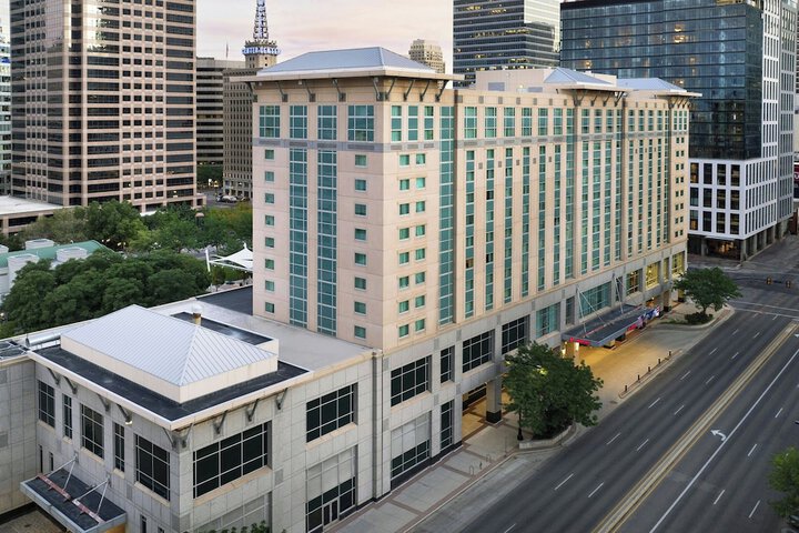 Hotel 2 of 51