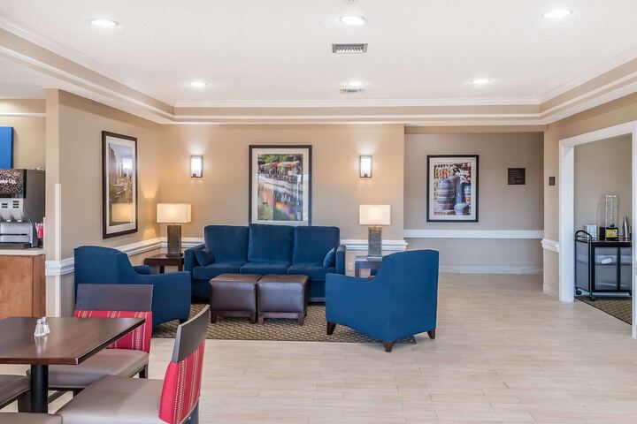 Hotel Interior 10 of 38