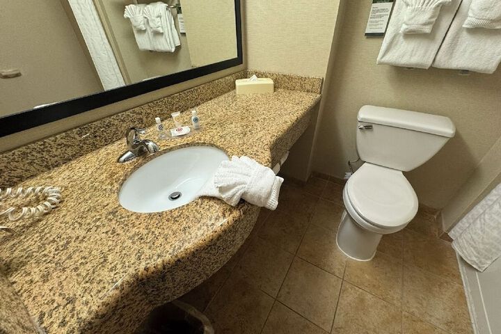 Comfort Inn & Suites Lexington Park near Pax River