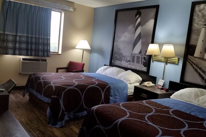 Room 17 of 18