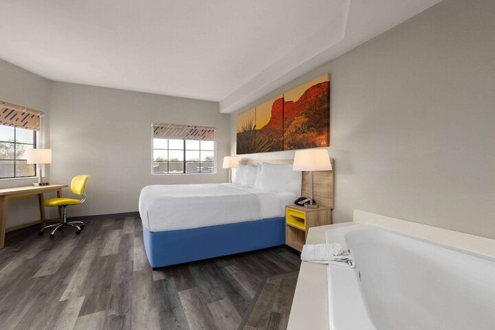 Room 104 of 143